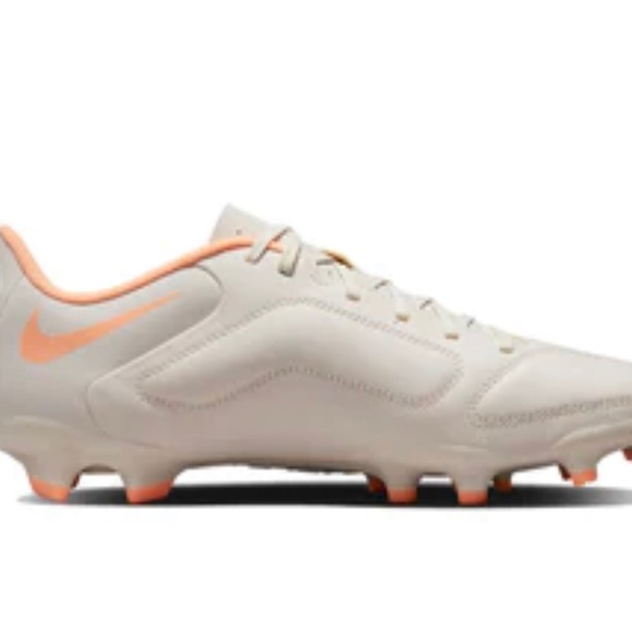 Nike Legend 9 Club Soccer Cleats - Picture 3 of 4